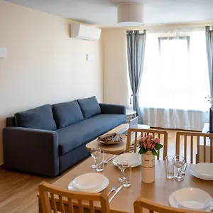 Modern And Spacious In The Centre Apartamento